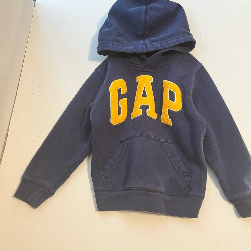 BABY GAP 5 year old unisex hoodie color navy and yellow Gap logo.